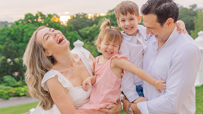 Poster de la famille au mur